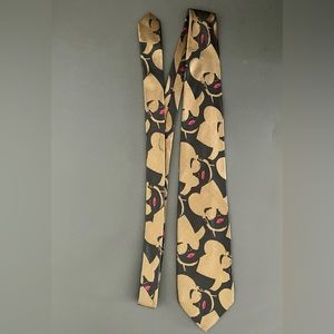 Preowned Moschino Mens silk tie Great condition.